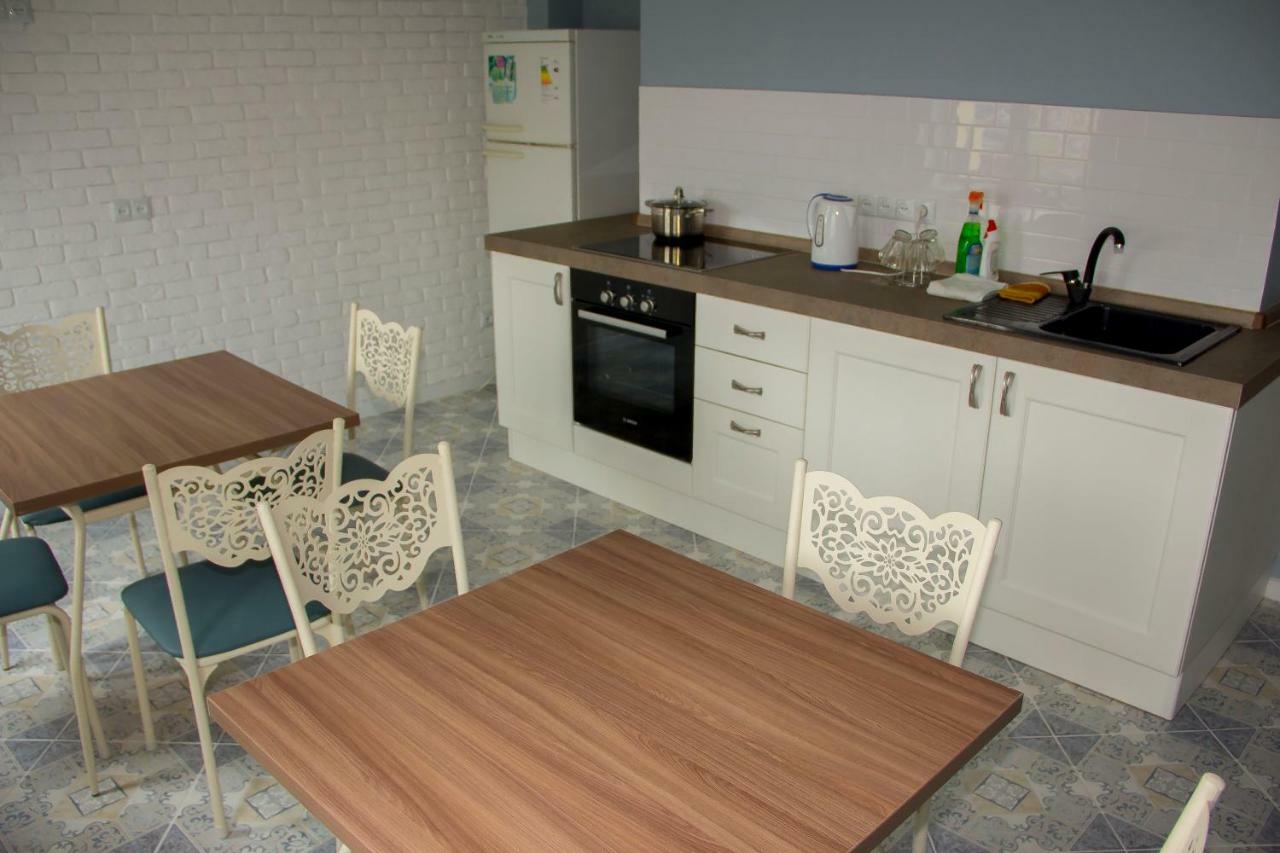 Hostel - Guest House Meyman Almaty Esterno foto