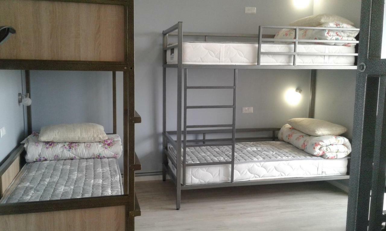 Hostel - Guest House Meyman Almaty Esterno foto